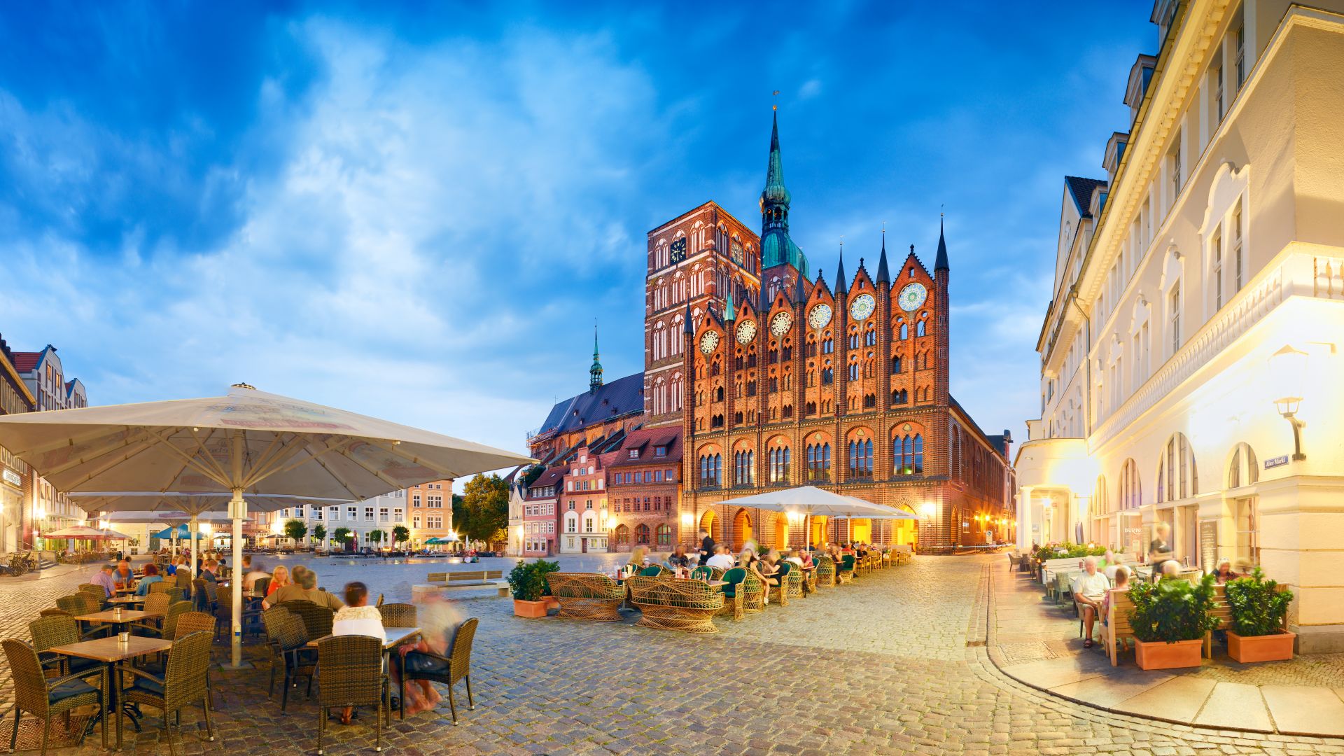 Stralsund: St.Nikolai church and the old town hall at the market in the Hanseatic city