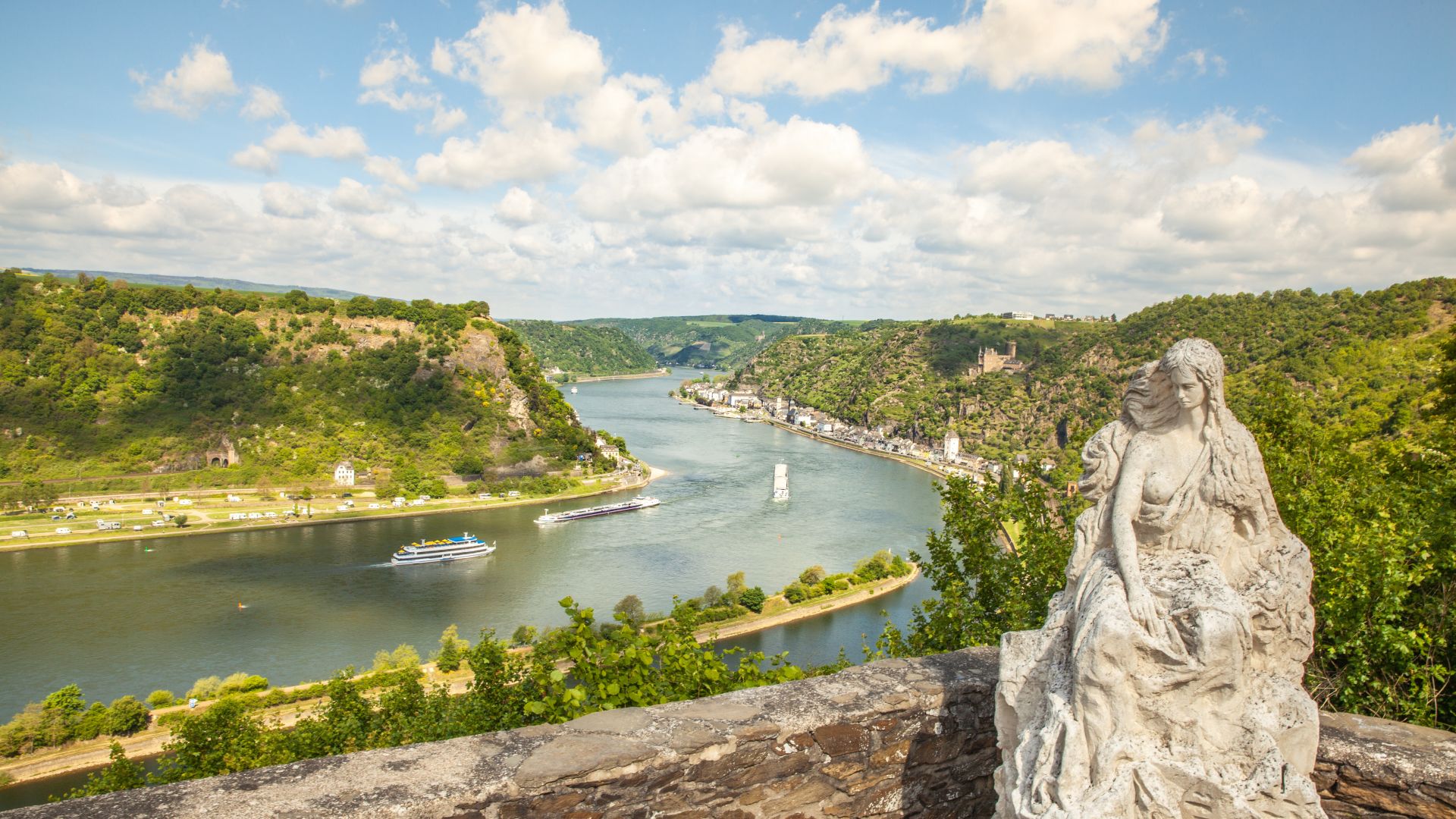 Sankt Goarshausen: View of the Rhine Valley landscape from the Loreley rock, Loreley figure