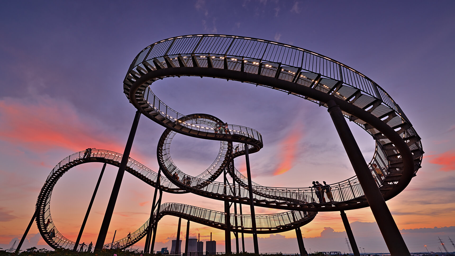 Duisburg: Angerpark mit Installation Tiger&Turtle von Ulrich Genth und Heike Mutter, Route der Industriekultur