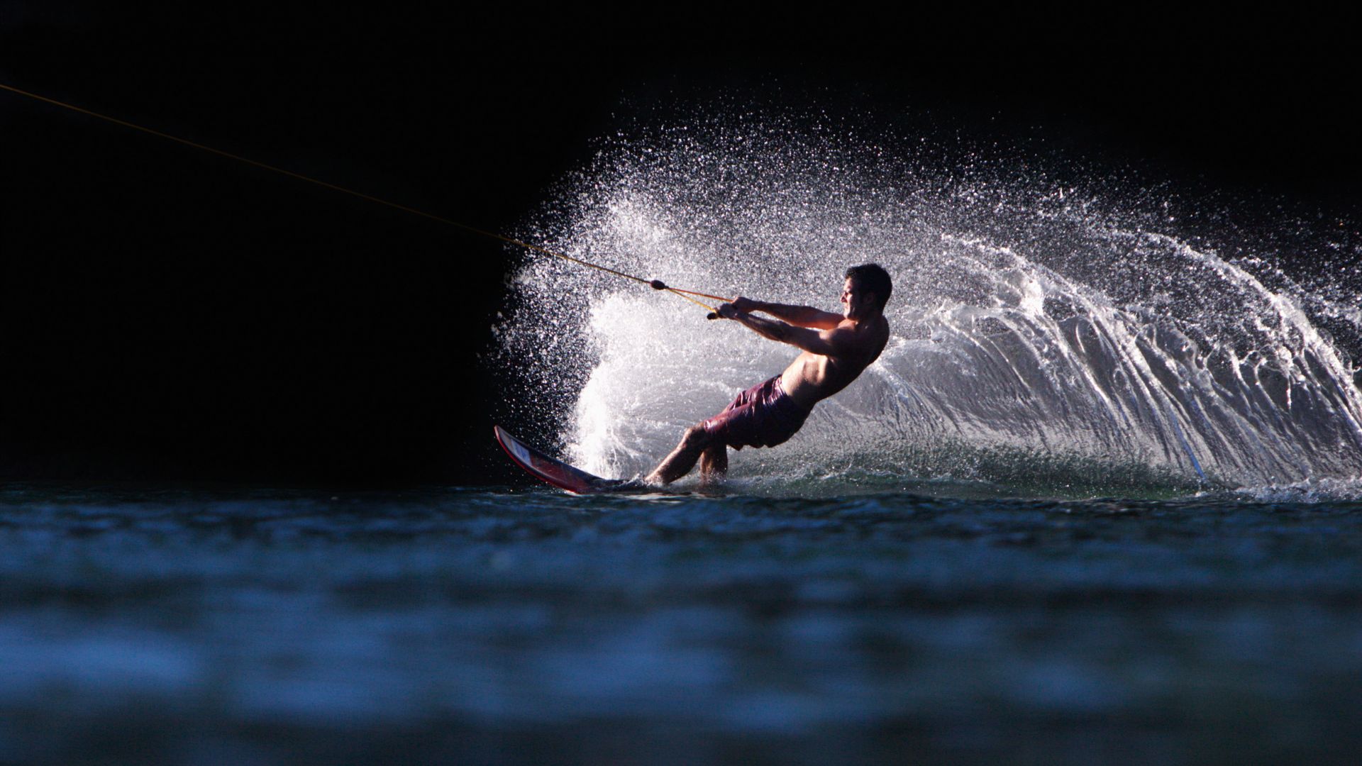 Immenstadt: Man goes water skiing